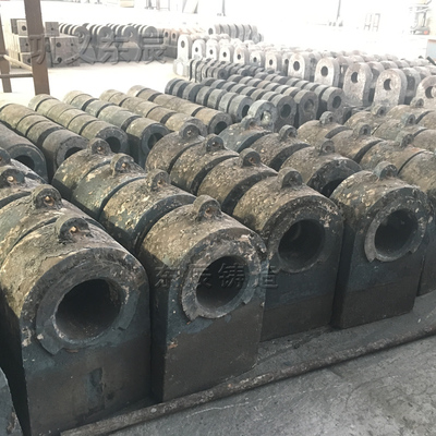 錘式破碎機(jī)錘頭在結(jié)構(gòu)設(shè)計上也需要美觀大方,杜絕粗制劣造