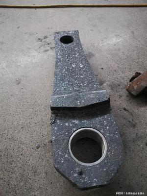 高鉻合金錘頭與高錳鋼錘頭哪個更"經打"耐磨錘頭。
